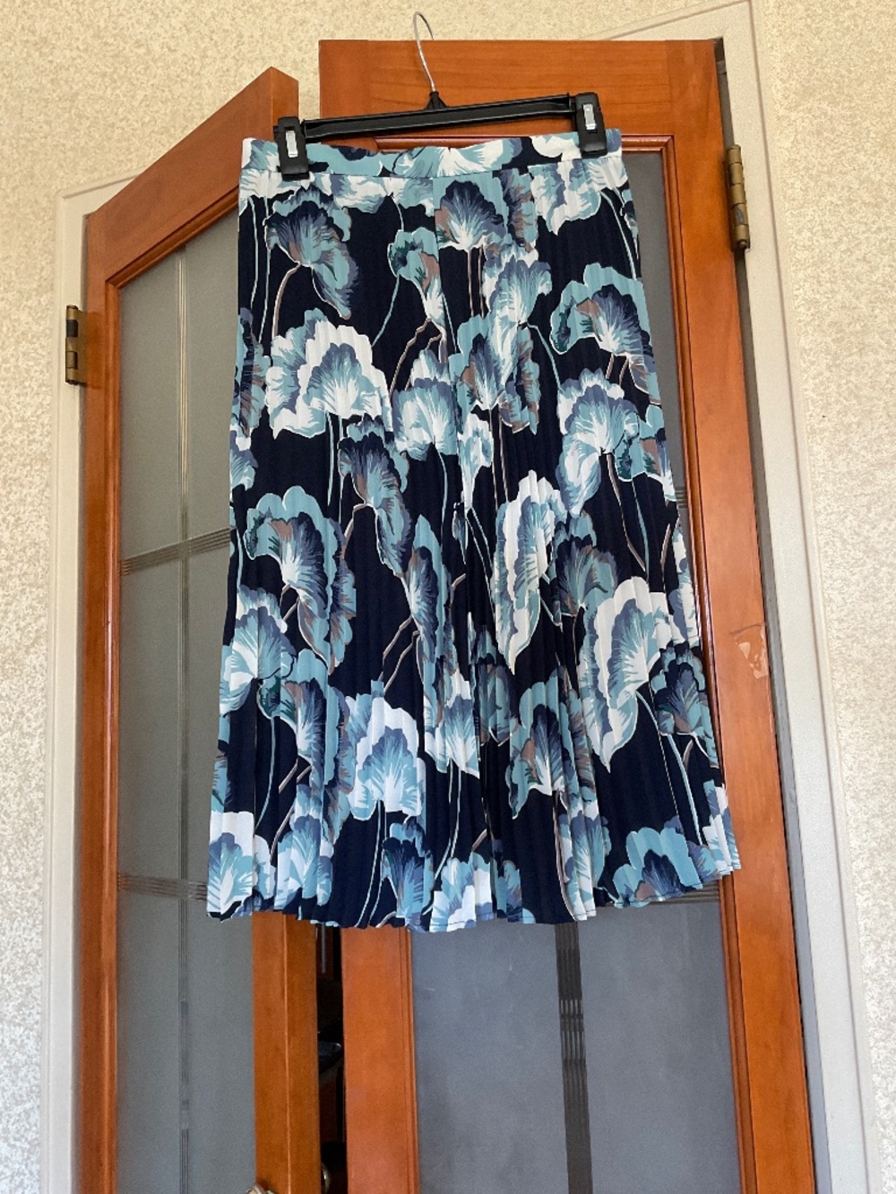 Ann Taylor pleaded skirt